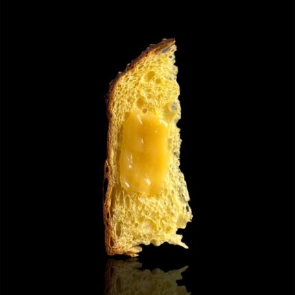 Colomba con crema al bergamotto, dolce tipico pasquale