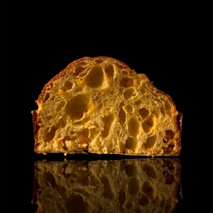 Colomba dolce pasquale, pesca e mango