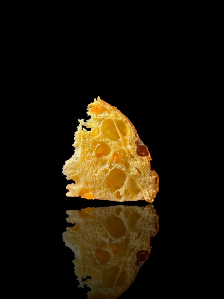 Colomba dolce pasquale, pesca e mango